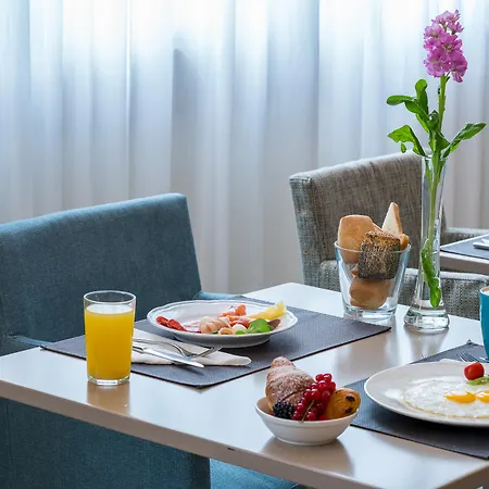 Leonardo Center Szálloda 4*
