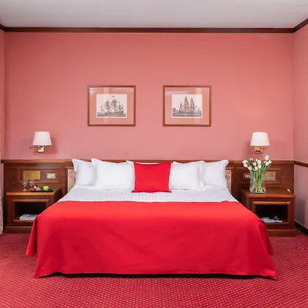 Leonardo Center Szálloda 4*