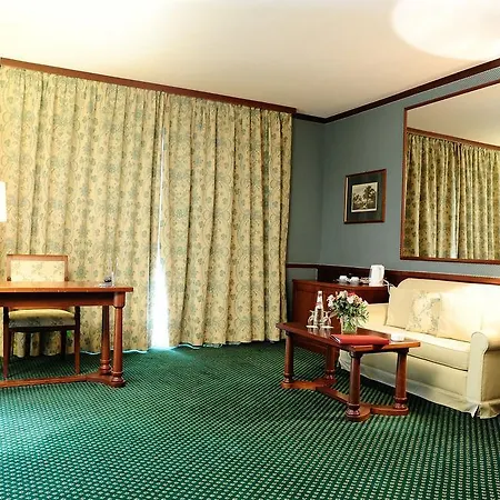 Leonardo Center 4* מילאנו