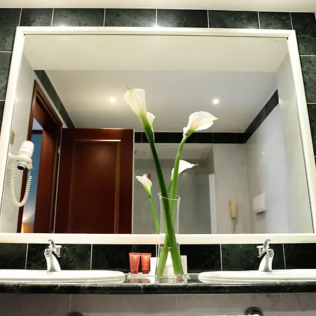 Leonardo Center Hotel 4*