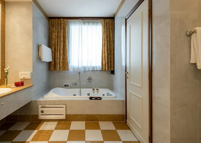 Leonardo Center Hotell