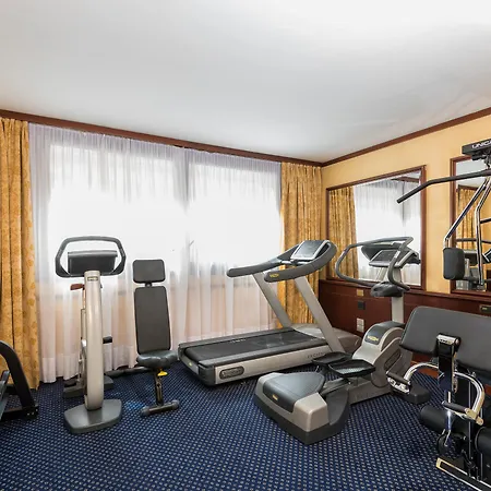 Leonardo City Center 4*
